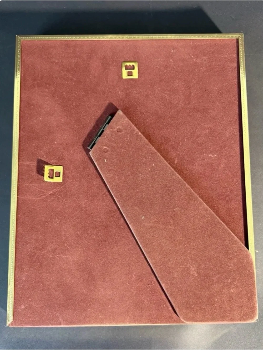 Gold Picture Frame with Oval Mat Opening